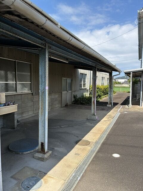 南側工場の南側