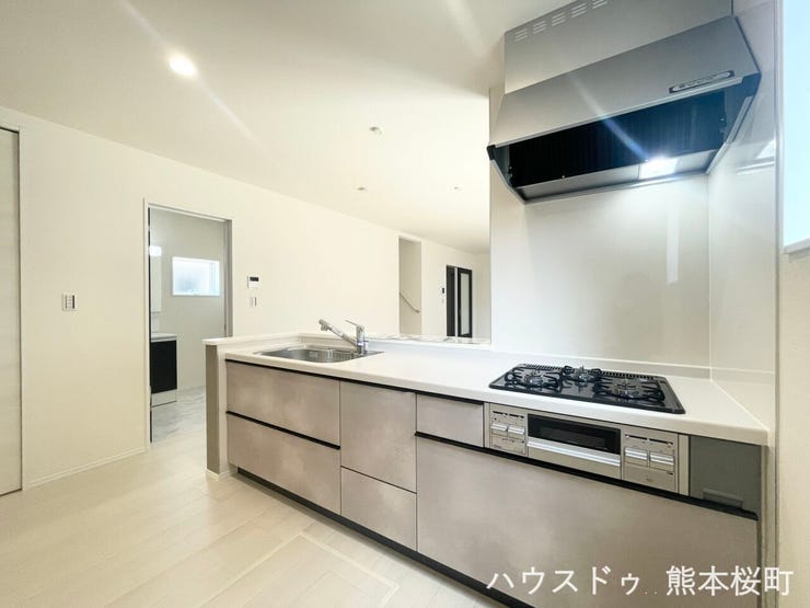 ■家族の「美味しい」が集まる舞台■高い機能性と美しいデザインを両立。料理する人も、待つ人も、笑顔になれる場所です。
