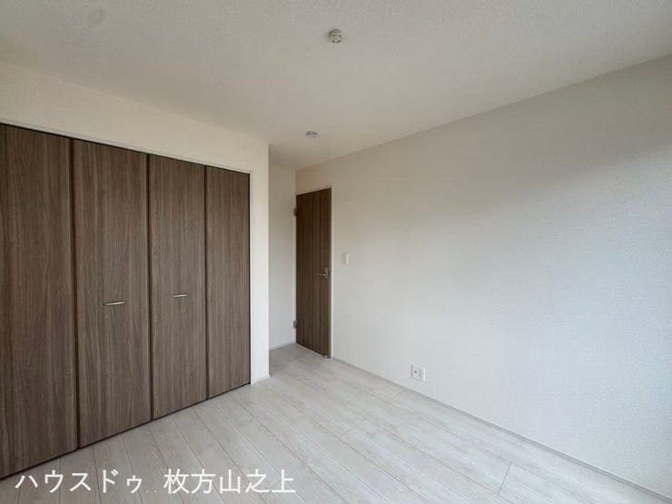 大容量クローゼット付きでお部屋をすっきり保てます。