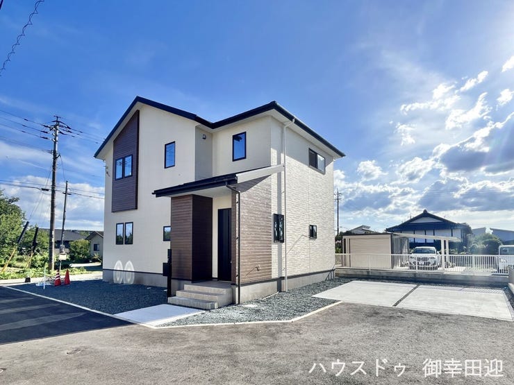 ■車と趣味の幅が広がる場所■単なる駐車スペースではない、洗車やタイヤ交換、DIYにも使える多目的な屋外スペースです。