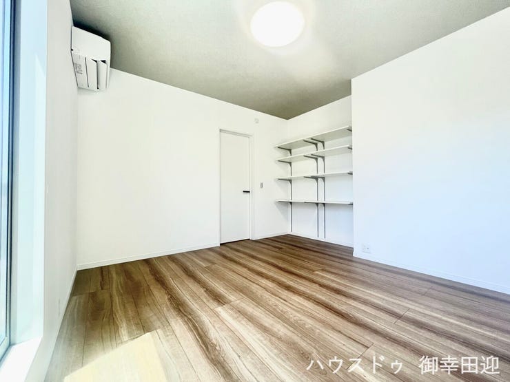 ■2階7.5帖洋室■心からリラックスできる静けさ、上質な眠りで、毎日をリセットします。明日への活力を養う空間です。