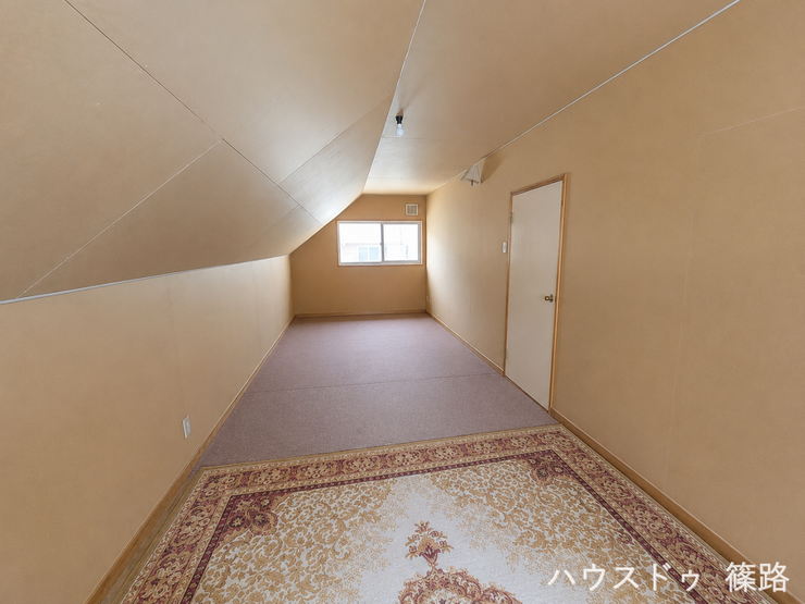サービスルーム
※現地の撮影写真を基に、CG加工編集を施しております。そのため、実際の様子とは異なる場合がございますので、ご了承ください。
