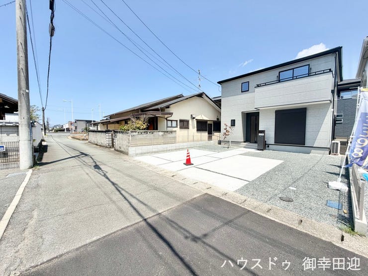 ■理想を叶える新しい暮らしの舞台■高いデザイン性と機能性を兼ね備えた住まい。ここで、家族の新しい物語が始まります。