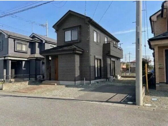 【外観】
外壁・屋根も塗装しオールリニューアルします♪
駐車場も3台駐車可能です
※画像はイメージです