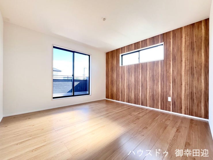 ■2階8帖洋室■心からリラックスできる静けさ、上質な眠りで、毎日をリセットします。明日への活力を養う空間です。