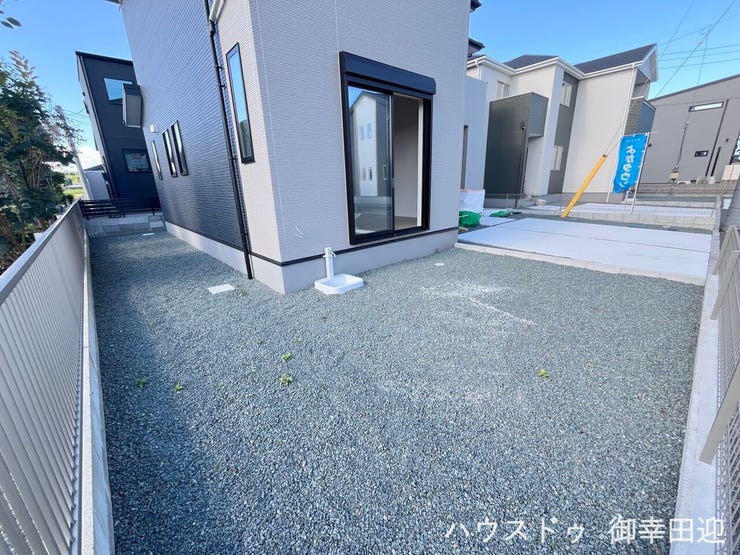 ■遊びと安らぎの多目的空間■子どもが安全に遊べ、ペットと触れ合い、大人も自然に癒やされる、暮らしを彩るスペースです。