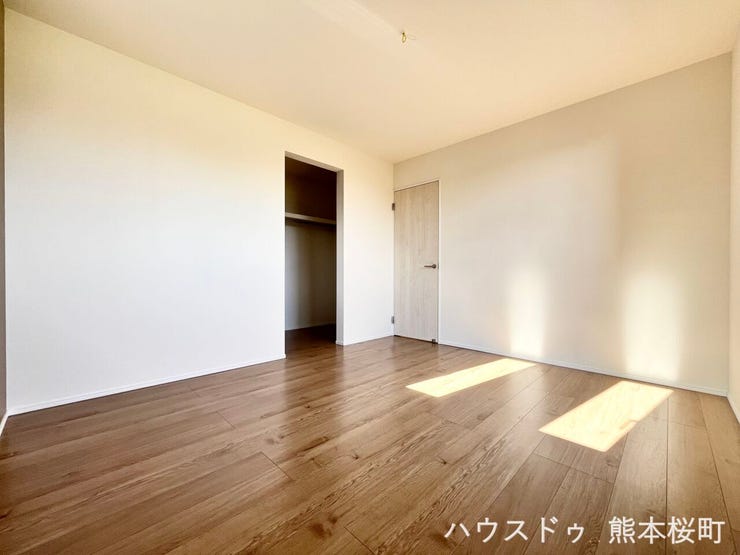 ■2階7帖洋室■心からリラックスできる静けさ、上質な眠りで、毎日をリセットします。明日への活力を養う空間です。