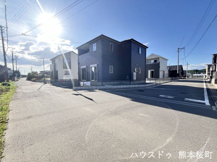 ■理想を叶える新しい暮らしの舞台■高いデザイン性と機能性を兼ね備えた住まい。ここで、家族の新しい物語が始まります。