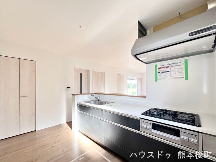 ■家族の「美味しい」が集まる舞台■高い機能性と美しいデザインを両立。料理する人も、待つ人も、笑顔になれる場所です。