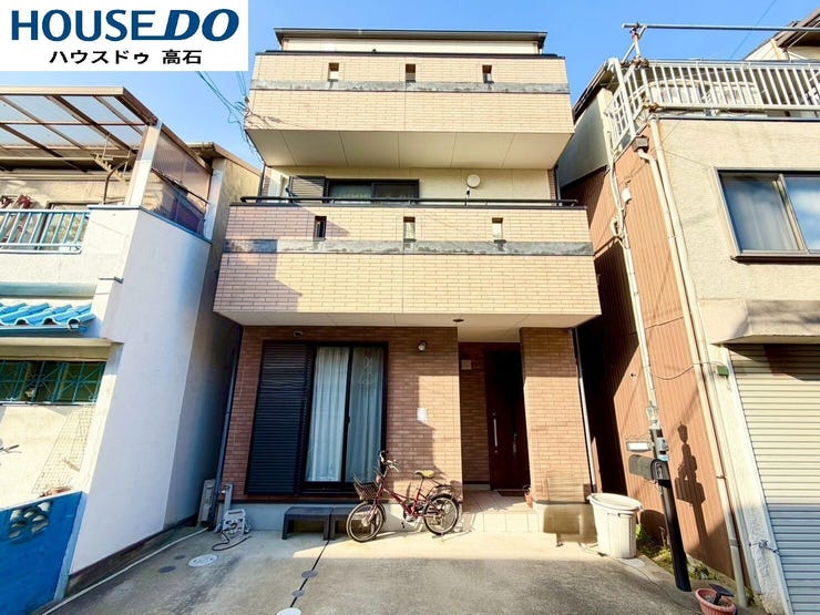【外観】
【全室クローゼット完備の3SLDK】プライベート空間もしっかり確保された3階建ライフ!少しでも気になりましたら、どうぞお気軽にお問い合わせください!