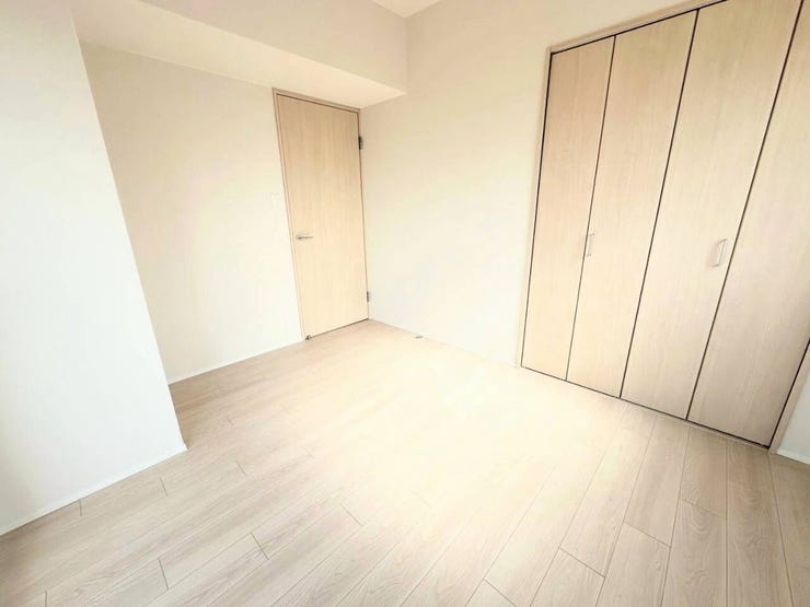 全居室にクローゼットがあります♪
家具を最小限にしてお部屋を広くすっきりとお使いいただけます。