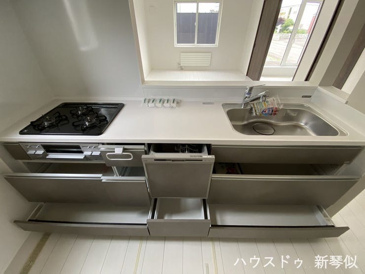 快適引き出し収納で奥側部も目視確認が楽々です