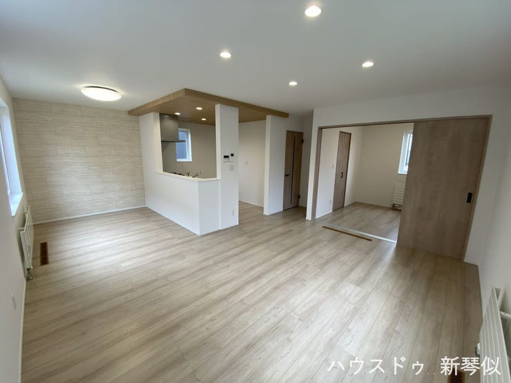 リビング続き間で広々生活の選択も可能です