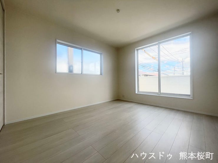 ■2階8帖洋室■心からリラックスできる静けさ、上質な眠りで、毎日をリセットします。明日への活力を養う空間です。