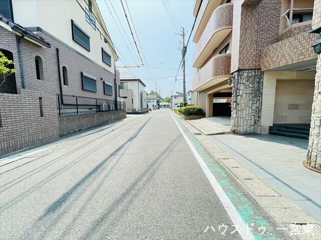 ≪東側南向き≫
幅員にゆとりのある前面道路。見通しが良く、お車の出し入れもスムーズです。