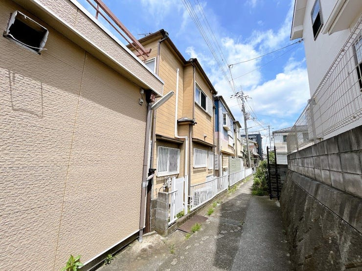 付近には緑や山など多く、豊かな自然の風景を望んでいただけます◎