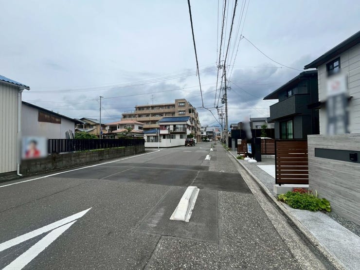 幅約9.1mの前面道路です。