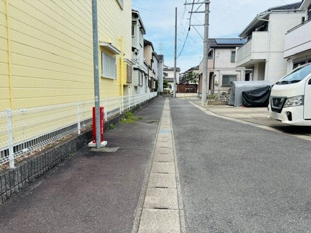 北側前面道路の様子です。