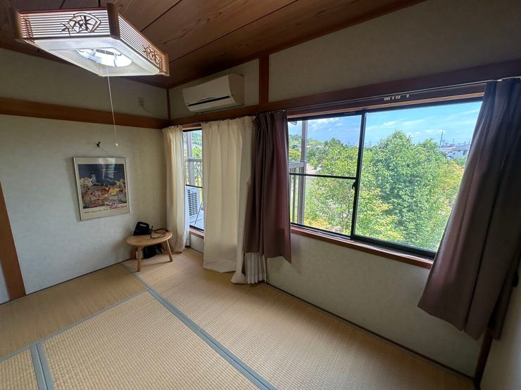 令和5年6月畳新調・クロス貼替済み
陽当り良好