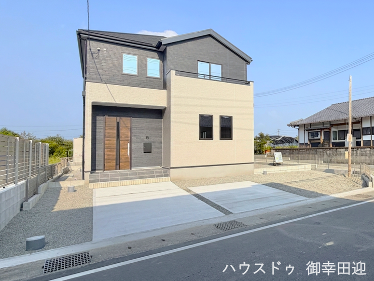 ■車と趣味の幅が広がる場所■単なる駐車スペースではない、洗車やタイヤ交換、DIYにも使える多目的な屋外スペースです。