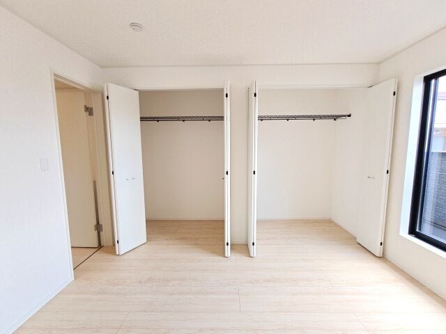 全居室にクローゼット付きなのでお部屋がすっきりと片付いてお掃除も楽に行えます!