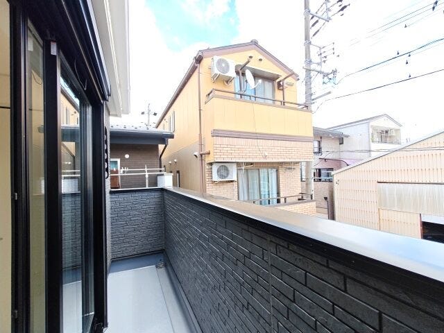 陽当り良好なバルコニーは、お洗濯ものがカラッと乾くのが嬉しいですね!