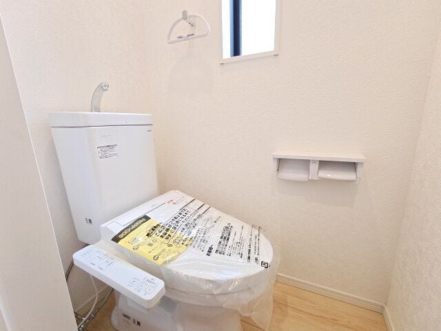 1階2階にそれぞれトイレ付きです!