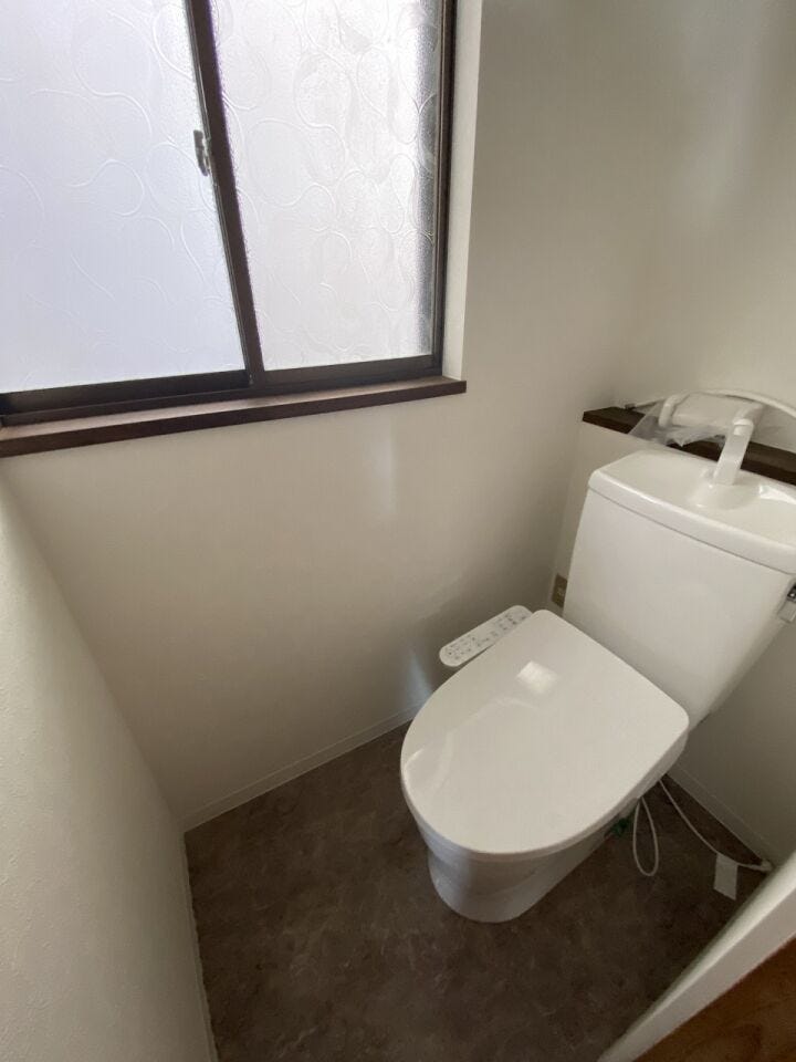 三大水回りの一つ…トイレは生活に欠かせない空間。シンプルで清潔感のある空間をご体感していただけます♪