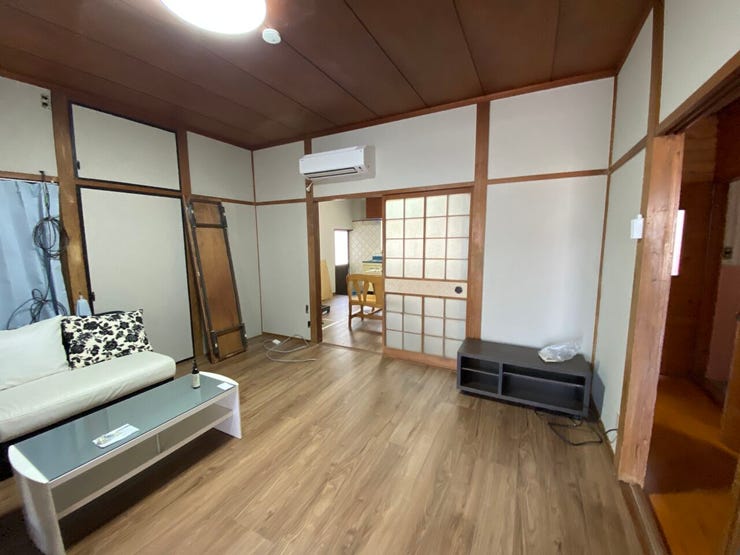 木のぬくもりが感じられるナチュラルな雰囲気にふんだんに陽射しが注ぐ明るいリビングには家族が集い自然に笑顔に♪