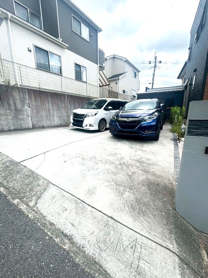 【駐車場4台以上】オール電化♪省エネ給湯器♪全居室収納♪モニター付きインターホン♪浴室乾燥機♪