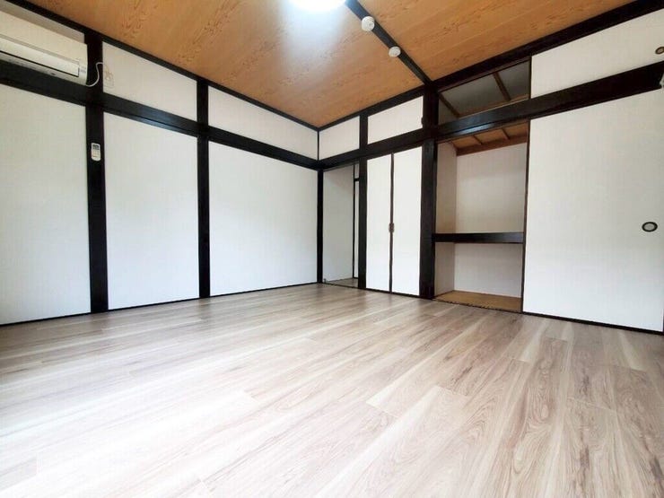 【Bedroom】ナチュラルな内装で、リラックスできる空間。寝室や書斎にも最適です。