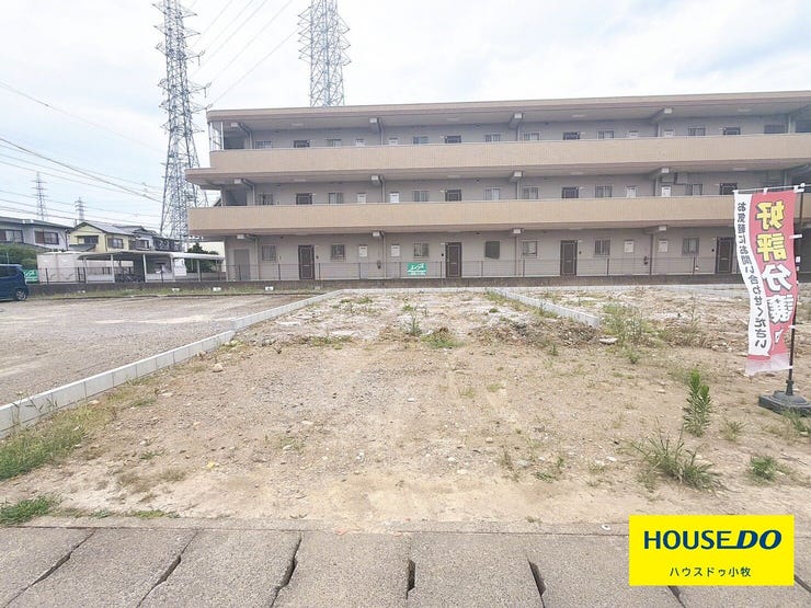 【外観】
【小牧市第1安田町 2号棟】
構造の安定・劣化の軽減・維持管理更新への配慮・空気環境の4分野で住宅性能表示制度の最高等級を取得!
並列3台分の駐車場も完備!好価格だけでなく品質にも拘っています!