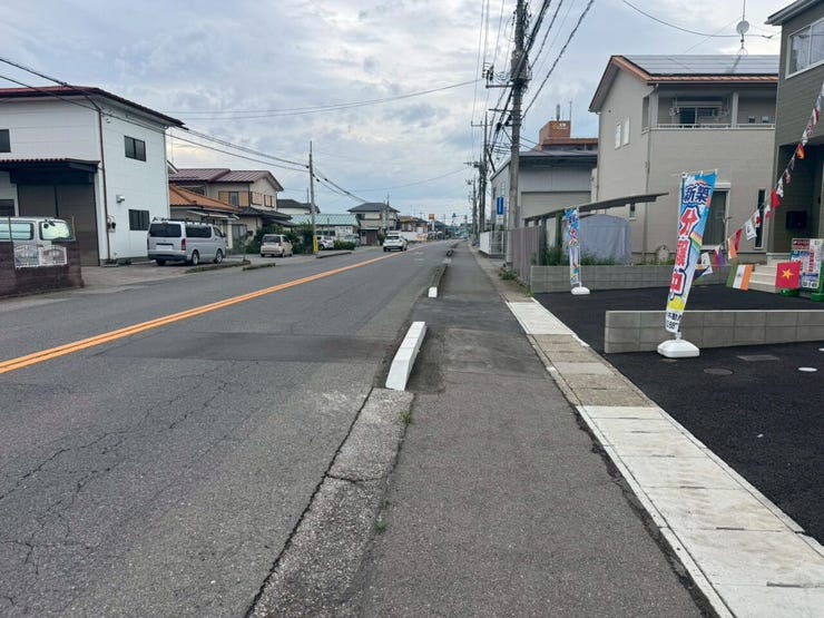 現地写真:外観【前面道路】