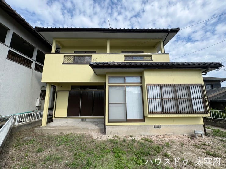 【外観】
■所在地:大野城市南ケ丘1丁目
■建物構造:木造地上2階建て
■駐車台数:2台
■現況:空
■引渡日:即日