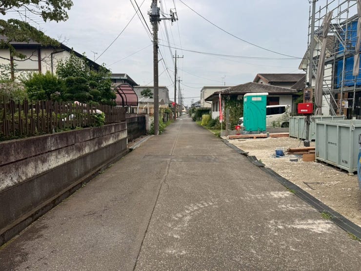 現地写真:外観【前面道路】