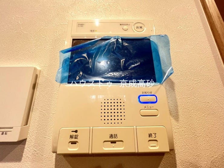 来訪者の確認をして対応出来るTVモニター付インターホン!お子さまのお留守番にも安心ですね!