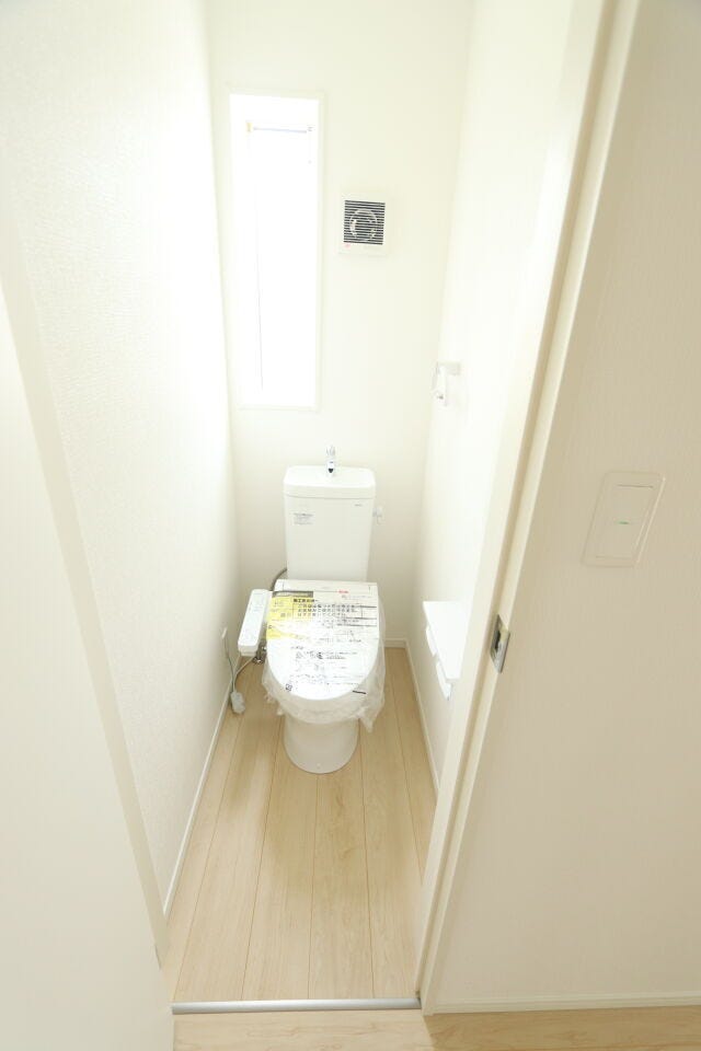 2階にもトイレを完備。朝の混雑時もスムーズに準備ができ、家族みんなが快適に過ごせます。