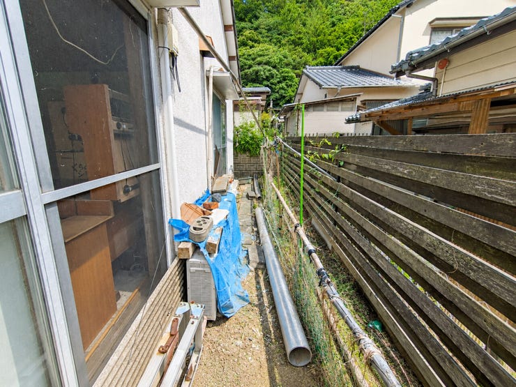 ※本画像は実際の外観写真をもとに、明るさや見やすさを調整した加工を施したイメージです。
実際の見え方とは多少異なる場合がございます。