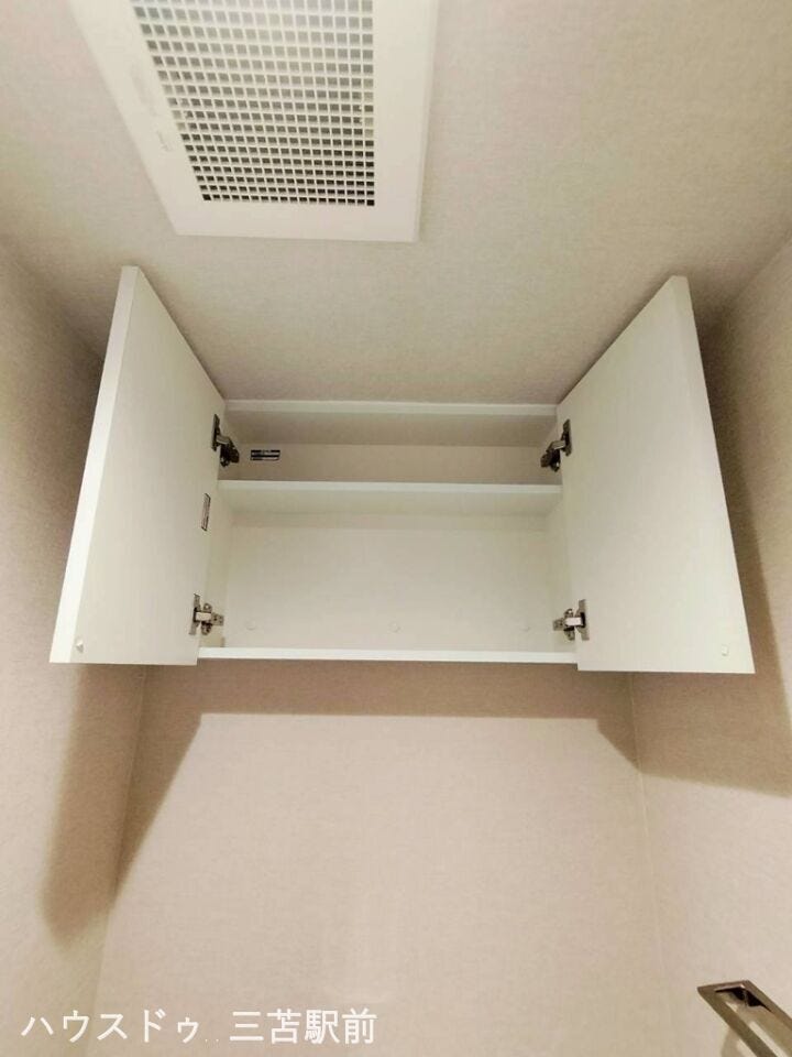 《トイレ》トイレ上部収納あり