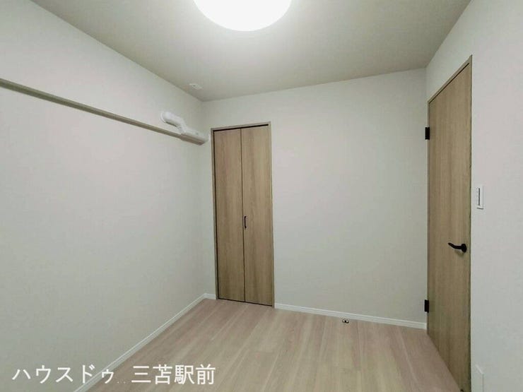 《洋室》玄関横洋室5.0帖