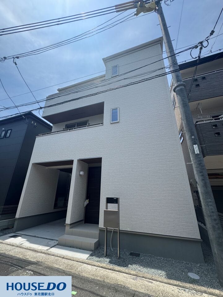 洗練されたモダンな外観が、街並みに美しく調和しています☆シンプルながらも存在感のあるデザインで、毎日帰るのが楽しみになるような素敵な住まいです!