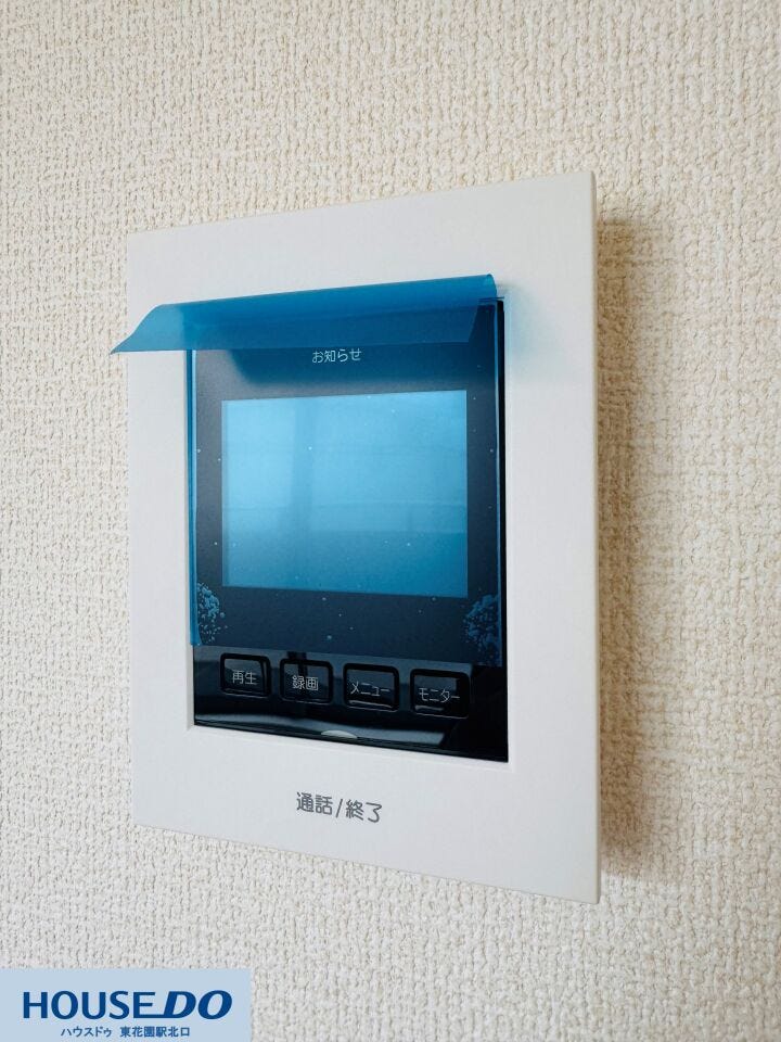 来訪者の顔をしっかりと確認できる、安心のモニター付きインターホンです☆防犯面でも心強く、小さなお子様がいるご家庭や、一人暮らしの方にも嬉しい機能です♪