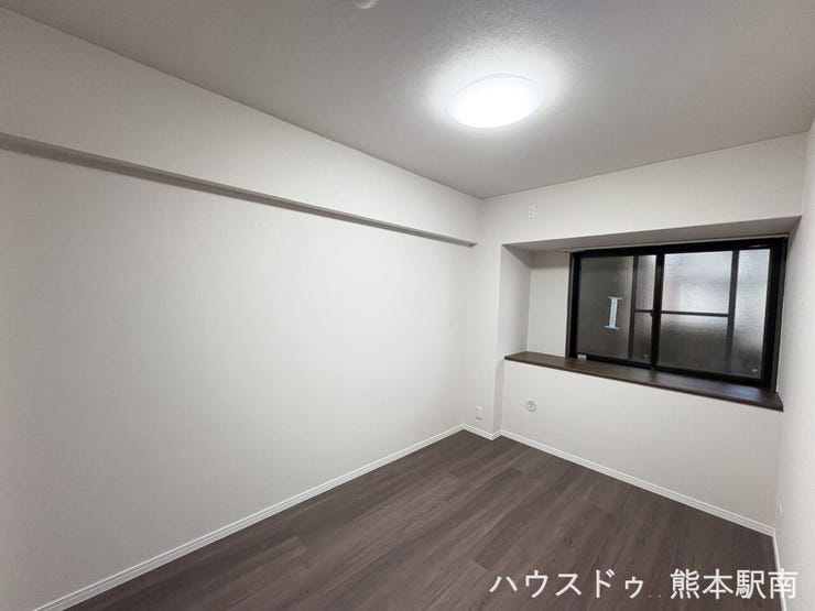 ■洋室5.7帖
・子供部屋や趣味の部屋など様々な使用ができます。