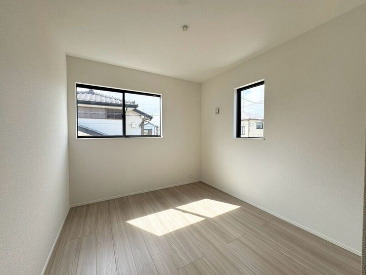 【Bedroom】主寝室や子ども部屋、在宅ワークにも使える洋室。暮らしに合わせて自由にレイアウトできます。