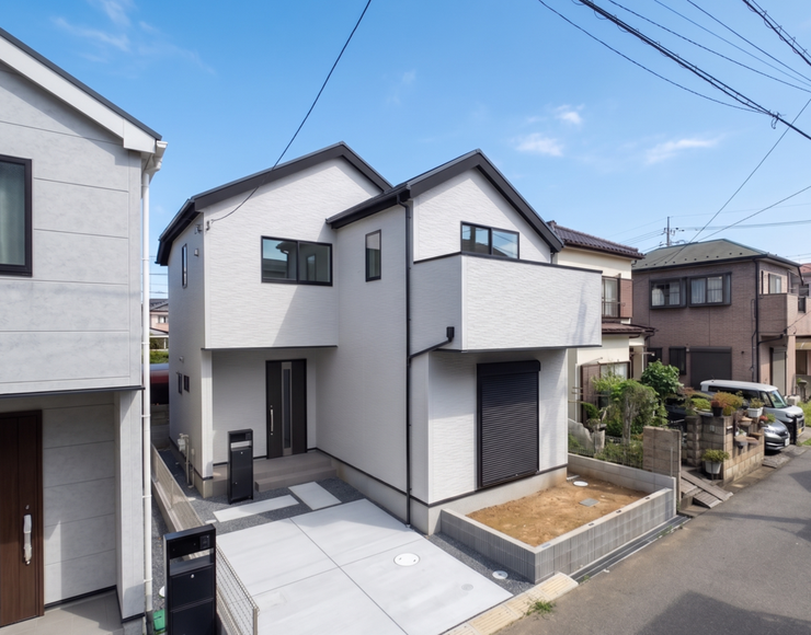 【Exterior】外出中でも荷物を受け取れる便利な宅配ボックス付き。忙しい毎日も安心です。