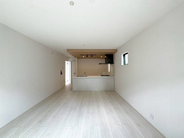 【Living】広さと明るさにこだわったリビング。家族とのコミュニケーションが弾む空間です。