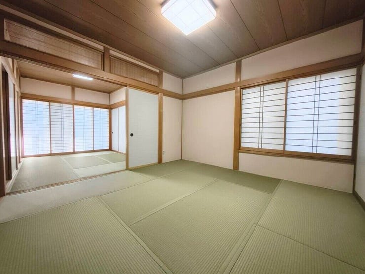 【Japanese Room】心落ち着く和室空間。客間やお子様の遊び場にも活用できます。