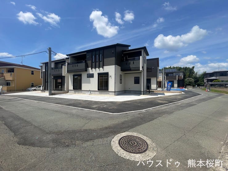 ■理想を叶える新しい暮らしの舞台■高いデザイン性と機能性を兼ね備えた住まい。ここで、家族の新しい物語が始まります。