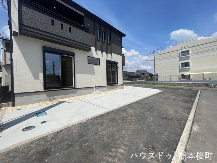 ■車と趣味の幅が広がる場所■単なる駐車スペースではない、洗車やタイヤ交換、DIYにも使える多目的な屋外スペースです。
