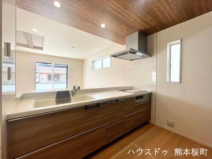 ■家族の「美味しい」が集まる舞台■高い機能性と美しいデザインを両立。料理する人も、待つ人も、笑顔になれる場所です。
